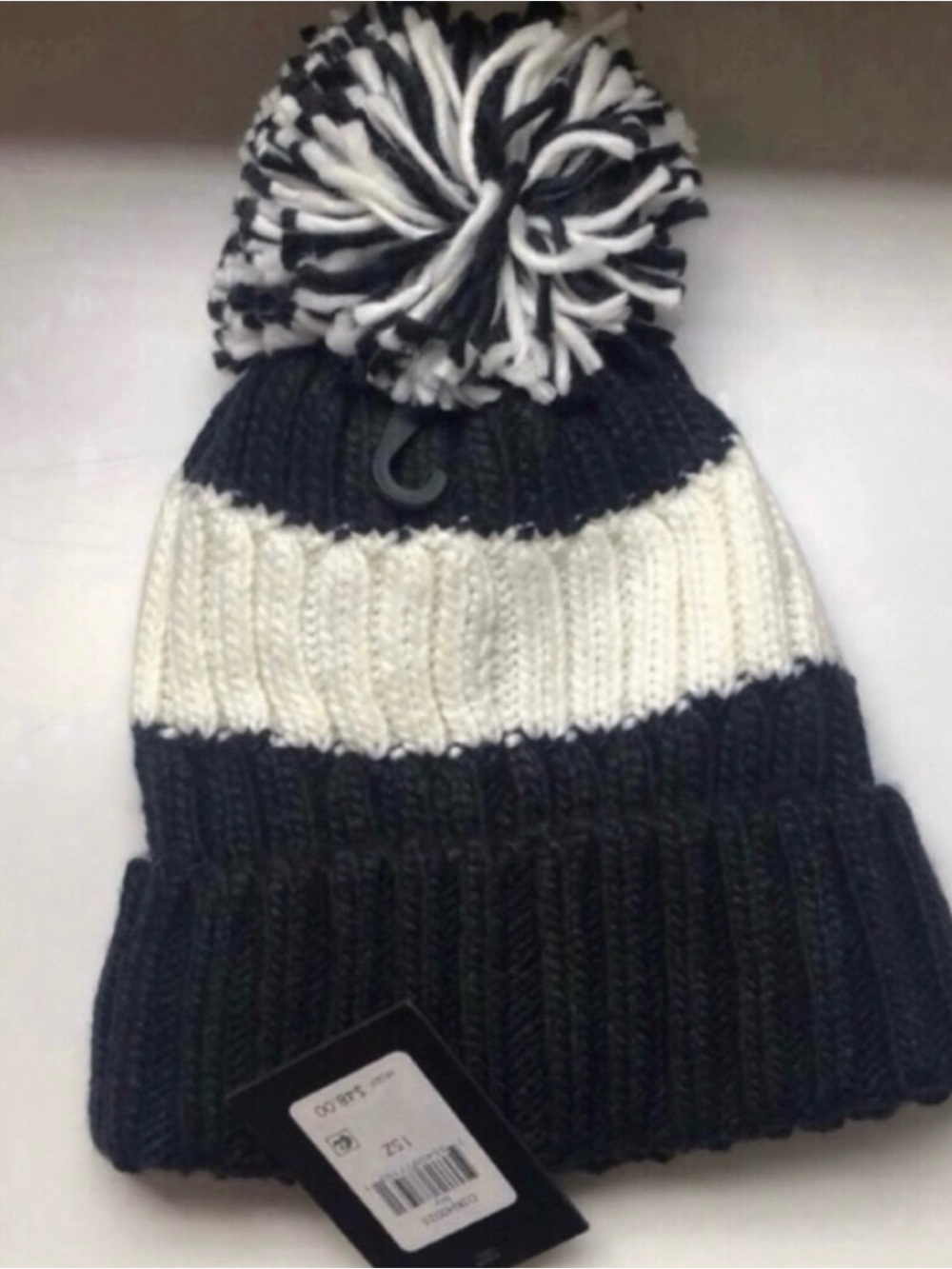 New DKNY Hat Women’s Black & White Striped Lined Knit Beanie Hat Pom Casual